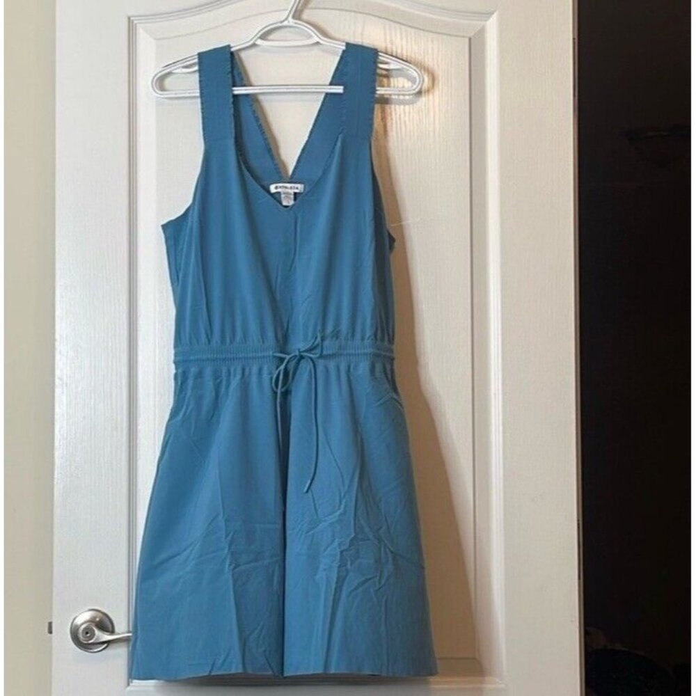 NWOT Athleta Savannah Strap Dress Size M Brooklyn Travel Golf Athleisure Blue